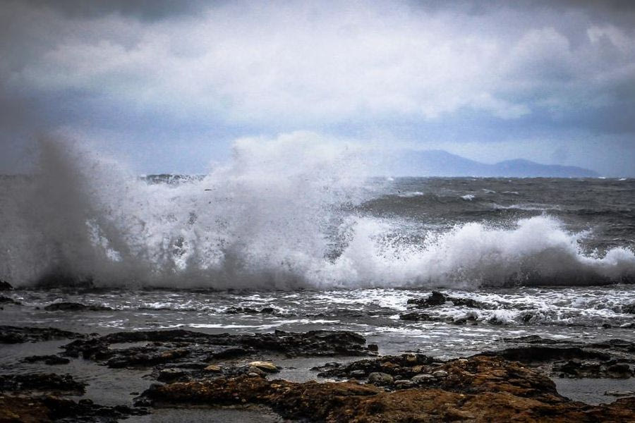 Θυελλώδεις άνεμοι έως 8 μποφόρ στο Αιγαίο – Νεφώσεις στην Κρήτη