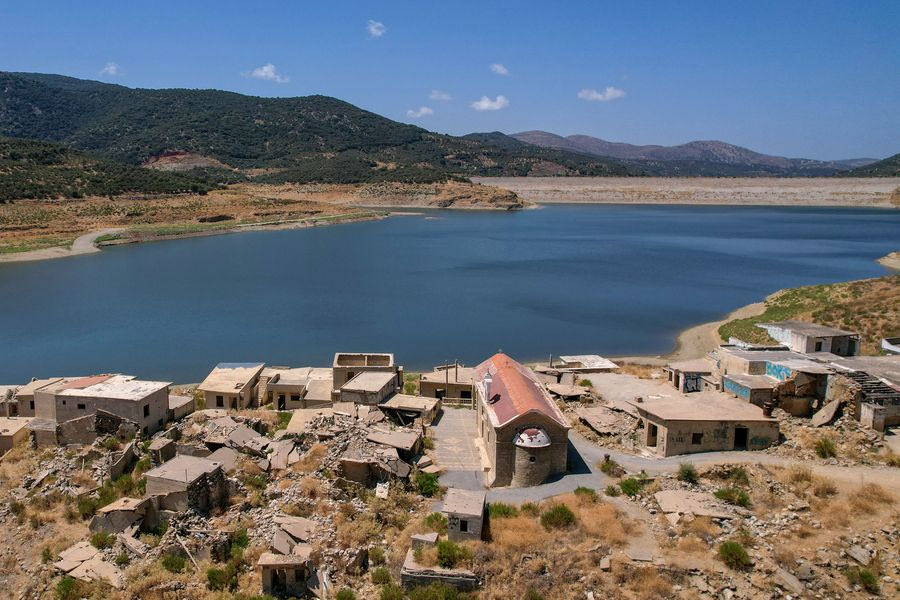 Εικόνες σοκ από τον Αποσελέμη: Το Σφεντύλι έτοιμο… να κατοικηθεί ξανά