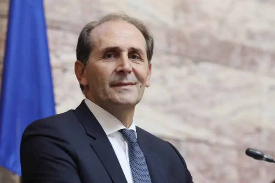 Απόστολος Βεσυρόπουλος: Ποιος ήταν ο επιτυχημένος οικονομολόγος που «έφυγε» από ανακοπή – Η ζωή του «γαλάζιου» πολιτικού
