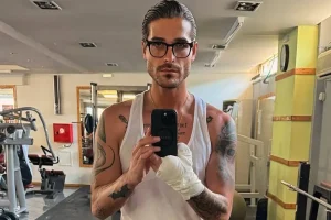 Ο Άρης Μουγκοπέτρος παίζει ξανά κλαρίνο και συγκινεί τους followers του: «Είναι η πρώτη φορά μετά από 4 μήνες»