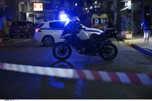 Απίστευτο: Έσερνε αιμόφυρτη γυναίκα στη μέση του δρόμου στο Βόλο!