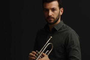 Ο Ιωάννης Ατέσογλου στο Café – Restaurant «Πλάτανος»