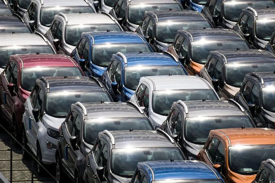 Κοινή δήλωση ΕΕ – ΗΠΑ για τους δασμούς: Στο 15% για αυτοκίνητα, φάρμακα και ημιαγωγούς