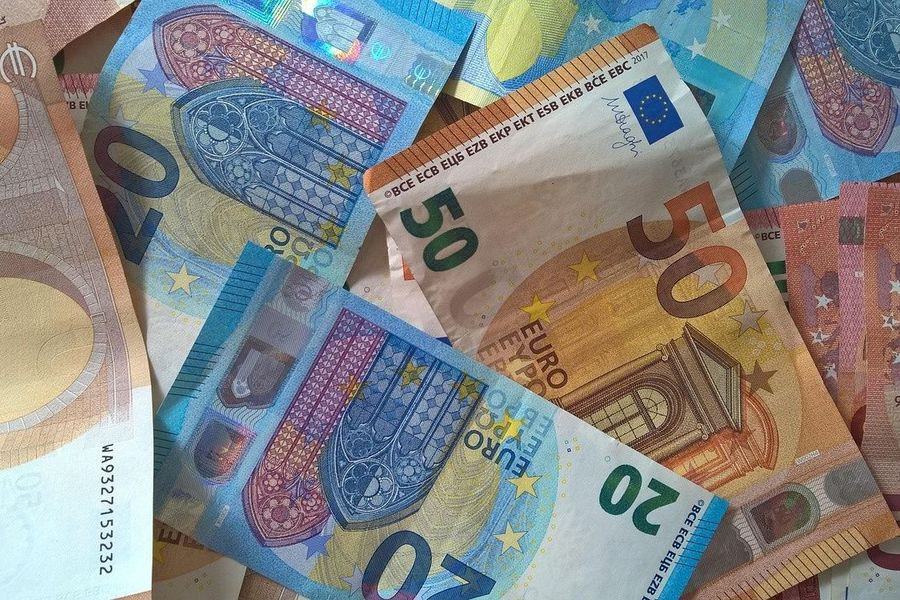 Αυτά είναι τα νέα χαρτονομίσματα του ευρώ – Πότε θα κυκλοφορήσουν