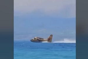 Φωτιά στην Πάτρα: Canadair ανεφοδιάζεται δίπλα από την Γέφυρα Ρίου – Αντιρρίου – Δείτε βίντεο