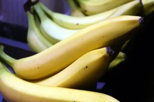 5 τρόφιμα που είναι πλούσια σε ηλεκτρολύτες για να παραμείνετε ενυδατωμένοι