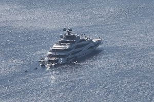 Νοίκιασε οδοντιατρείο στα Χανιά ο σεΐχης για να έρθει ο οδοντίατρος του από την Γαλλία!