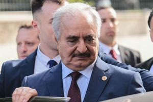 Bloomberg: Ο Χαφτάρ θα δώσει πράσινο φως για τουρκικές έρευνες μεταξύ Λιβύης και Κρήτης