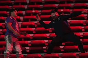 Σοβαρά επεισόδια στο Ιντεπεντιέντε – Ουνιβερσιτάντ Ντε Τσίλε για το Sudamericana – Αναφορές για τρεις νεκρούς – VIDEO που κόβουν την ανάσα