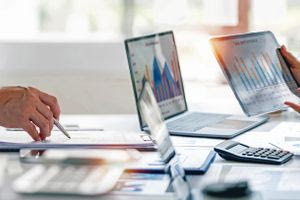 Υπουργείο Εργασίας: Ιστορικό χαμηλό στο ποσοστό μισθωτών που υπερεργάστηκαν το 2024