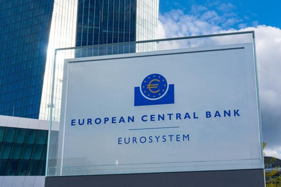 ΕΚΤ: Καθυστερεί την μείωση επιτοκίων μέχρι τον Δεκέμβριο