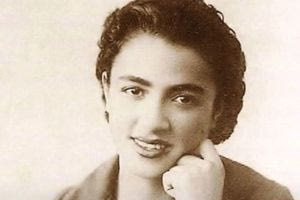 Σωτηρία Μπέλλου: Η αρχόντισσα του ρεμπέτικου που έριξε βιτριόλι στον βασανιστή σύζυγό της