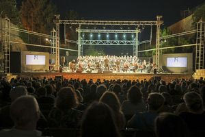 2ο Φεστιβάλ των Τειχών: Καθήλωσε το κοινό η συναυλία «Άξιον Εστί» (Video)