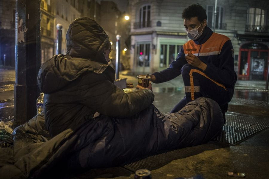 Γαλλία: Περισσότερα από 2.000 παιδιά κοιμούνται στους δρόμους