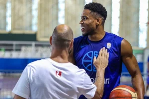 Ευρωμπάσκετ: Ενσωματώθηκε στις προπονήσεις της Εθνικής ο Γιάννης Αντετοκούνμπο