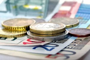 ΦΠΑ με το μήνα: Νέες κατηγορίες επιχειρήσεων στο νέο σύστημα