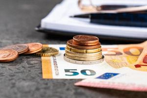 Στον «πάγο» για μία διετία τα επιτόκια για τα ληξιπρόθεσμα χρέη