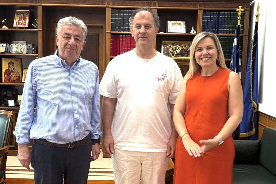 Συνάντηση Αρναουτάκη – Ιδομενέως για την μεγάλη διάκριση του φωνητικού συνόλου «Φωνωδία»