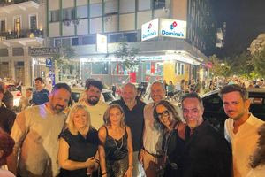 «Λευκή Νύχτα 2025»: Φωτίστηκαν τα Χανιά από αστείρευτο κέφι και την αλληλεγγύη χιλιάδων καταναλωτών και εμπόρων