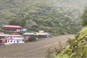 Ινδία: Φονική κατολίσθηση με 4 νεκρούς και δεκάδες αγνοούμενους