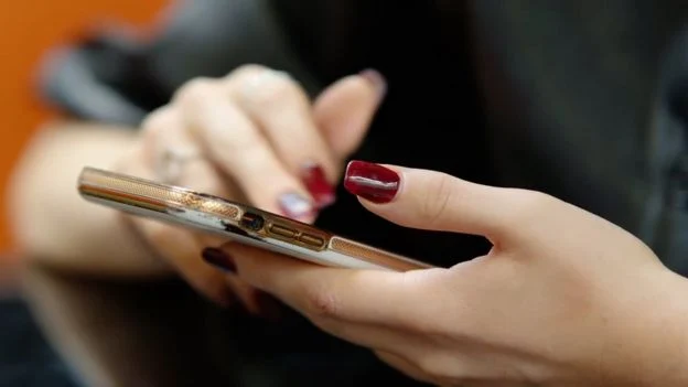 Καταιγίδα μηνυμάτων «μαϊμού» πριν τα Χριστούγεννα