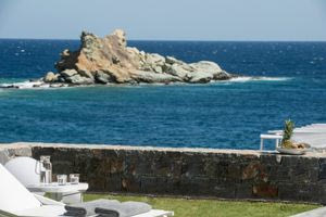 «Φωτιά» τα εξοχικά στα νησιά – Πιο προσιτές οι τιμές στο Ηράκλειο