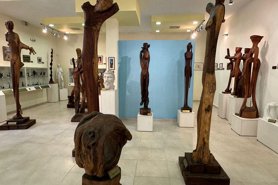 Το γλύπτη Γιάννη Κλινάκη (Πετρογιάννη) τίμησαν ο Δήμος Μαλεβιζίου, η Τοπική Κοινότητα Μαράθου και ο Πολιτιστικός Σύλλογος Μαράθου