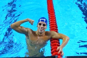 Πανελλήνιο ρεκόρ από τον Βασίλη Κακουλάκη στα 800μ. ελεύθερο