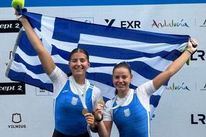 Θριάμβευσαν τα ελληνικά «κουπιά» στο παγκόσμιο πρωτάθλημα εφήβων-νεανίδων