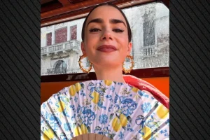 Emily in Paris: Στη Βενετία για τα γυρίσματα της πέμπτης σεζόν η Λίλι Κόλινς – «Όταν η δουλειά γίνεται παιχνίδι», έγραψε