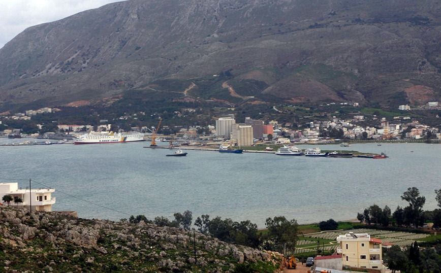 Σούδα: Απαγόρευση απόπλου σε πλοίο – Έχασε τη δεξιά του άγκυρα