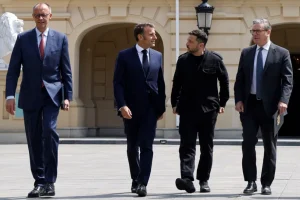 Διπλωματικός πυρετός για την Ουκρανία: Φον ντερ Λάιεν, Στάρμερ, Μακρόν, Μερτς και Μελόνι στη συνάντηση Τραμπ με Ζελένσκι στον Λευκό Οίκο