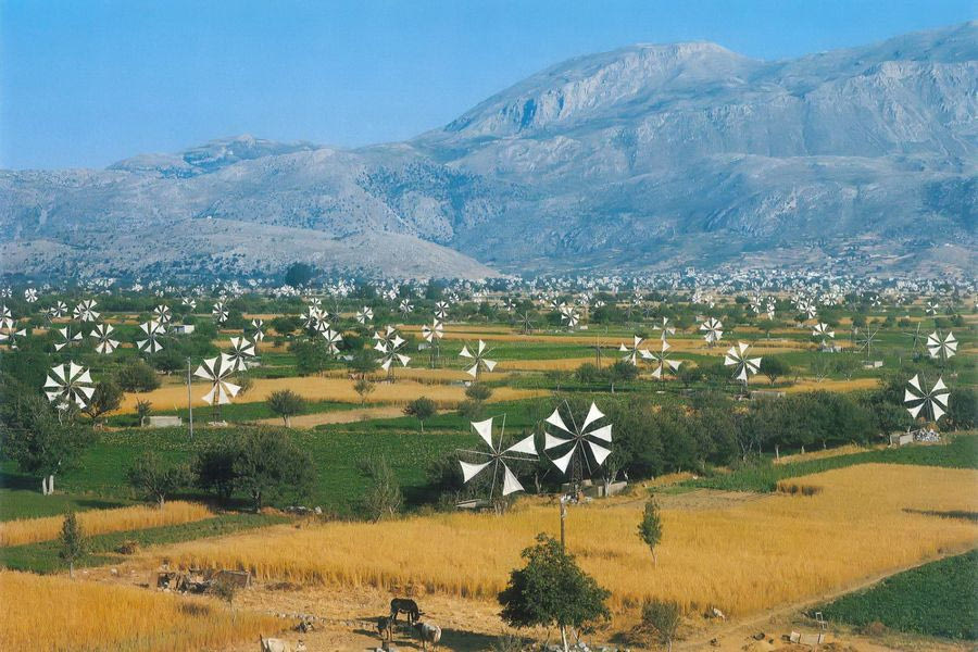 Λασίθι: Ξαναδίνουν ζωή στους παραδοσιακούς ανεμόμυλους