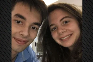 «Αδελφούλα μου, πώς να αντέξω χωρίς εσένα…» Το σπαρακτικό αντίο του Κώστα Σαμαρά στη Λένα