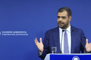 Μαρινάκης: «Από 1η Ιανουαρίου θα έχουμε έμμεση αύξηση μισθών – Συνεχώς θα δίνουμε όσα μπορούμε»