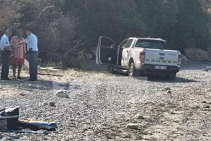 Μεσσηνία: Αγροτικό έπεσε σε γκρεμό 9 μέτρων και προσγειώθηκε στην παραλία