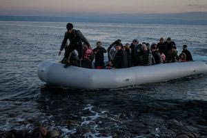 Μετανάστες: Έως 3.500 ευρώ πλήρωσαν το «εισιτήριο» – Πέντε συλλήψεις διακινητών