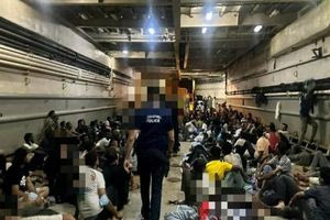 Πλοίο για τη μεταφορά των μεταναστών στην Κρήτη