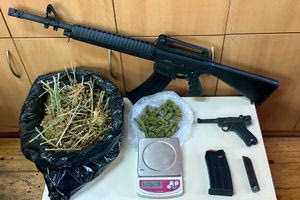 Ρέθυμνο: Δύο συλλήψεις για όπλα και ναρκωτικά