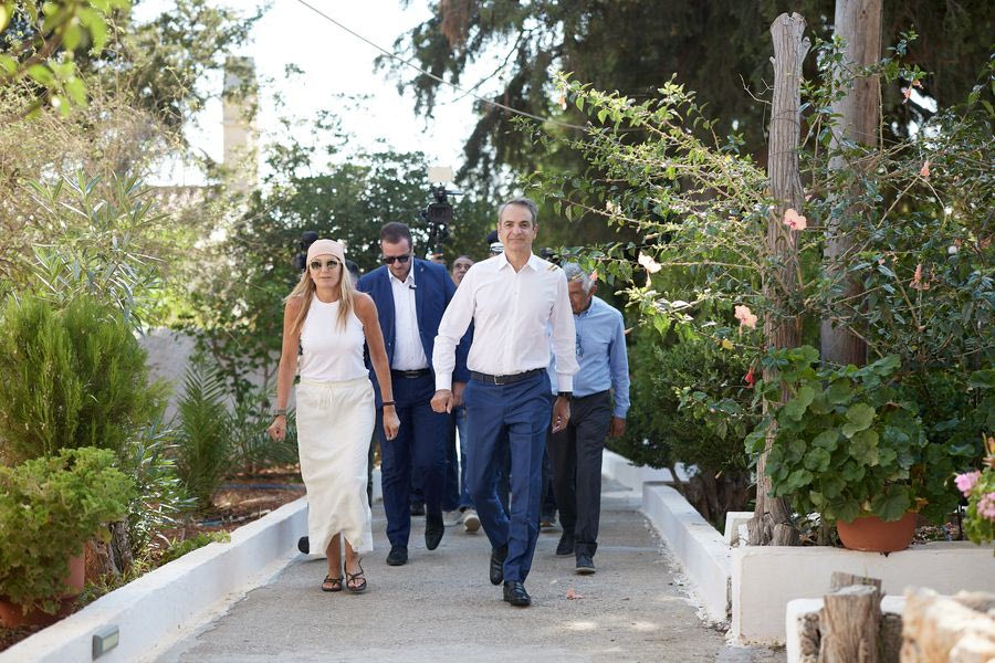 Μητσοτάκης από Χανιά: Η μέρα σήμερα είναι αφιερωμένη σε όσους αγωνίζονται να μας κρατούν ασφαλείς