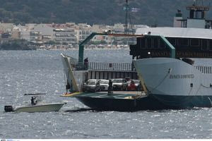 Νέα Στύρα: Ακινητοποιημένο παραμένει το φέρι μποτ που προσάραξε σε ξέρα – Μηνύσεις θα καταθέσουν επιβάτες