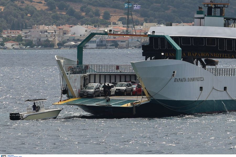 Προσάραξη πλοίου: Απολογείται ο καπετάνιος – Με επιτυχία αποκολλήθηκε το φέρι μποτ