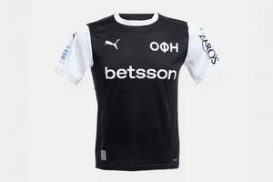 Οι ποδοσφαιριστές του ΟΦΗ ποζάρουν με τη νέα φανέλα της ομάδας (vid)