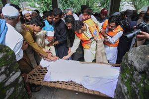 Τουλάχιστον 10 νεκροί από τις καταρρακτώδεις βροχές στο Πακιστάν