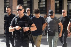 Φωτιά στην Αχαΐα: Συνελήφθη 21χρονος που πήγε να καταθέσει υπέρ του 25χρονου για τον εμπρησμό στο Γηροκομείο