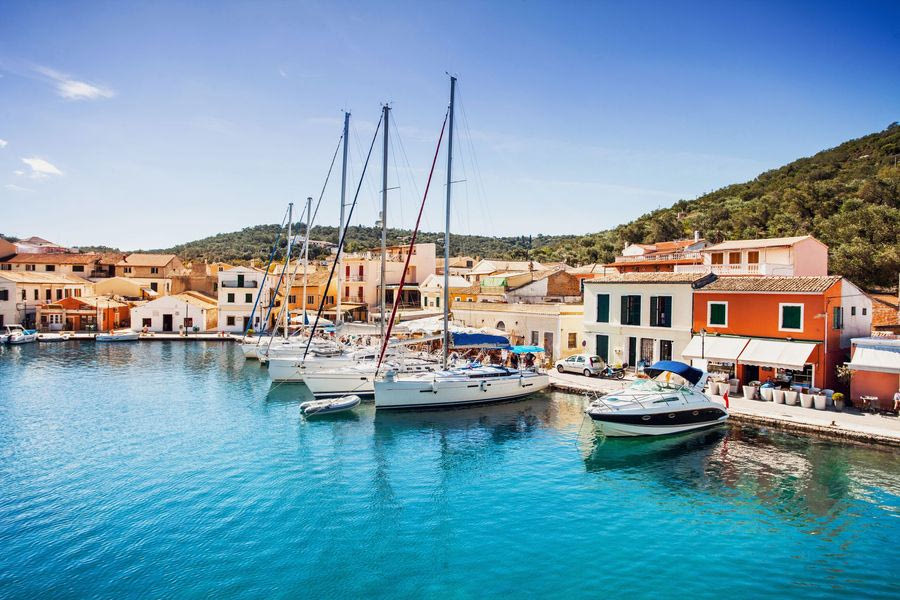 «Εισιτήριο» αποβίβασης ζητούν Παξοί και Ιθάκη