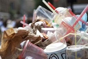 Πλαστικά: Εκτός από το περιβάλλον, απειλούν και την υγεία μας