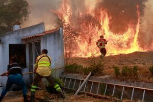 Reuters: Αύξηση των πυρκαγιών στην Ευρώπη λόγω κλιματικής κρίσης – «Ψηνόμαστε ζωντανοί»