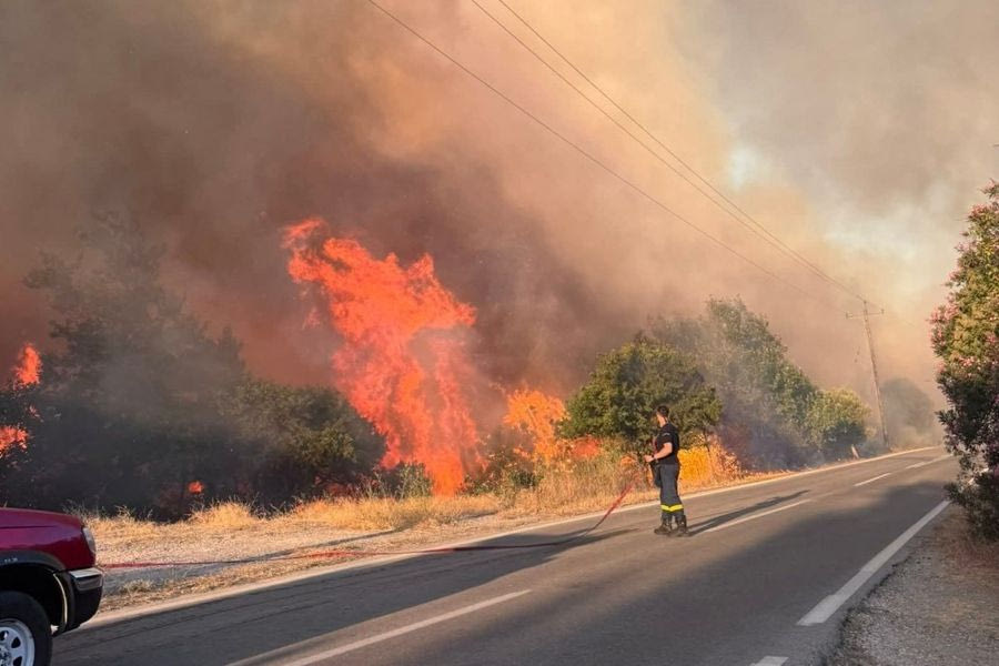 Πυρκαγιές: Σε κατάσταση έκτακτης ανάγκης η Ζάκυνθος και η Πρέβεζα