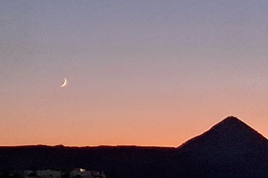 Η σύντομη εμφάνιση της νέας σελήνης πάνω από το Ηράκλειο